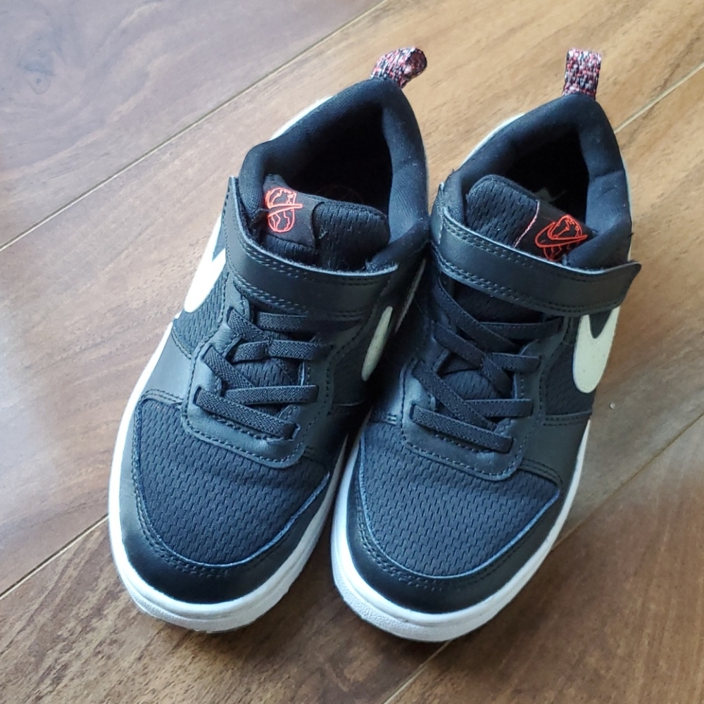 Nike•Court Borough Low 2